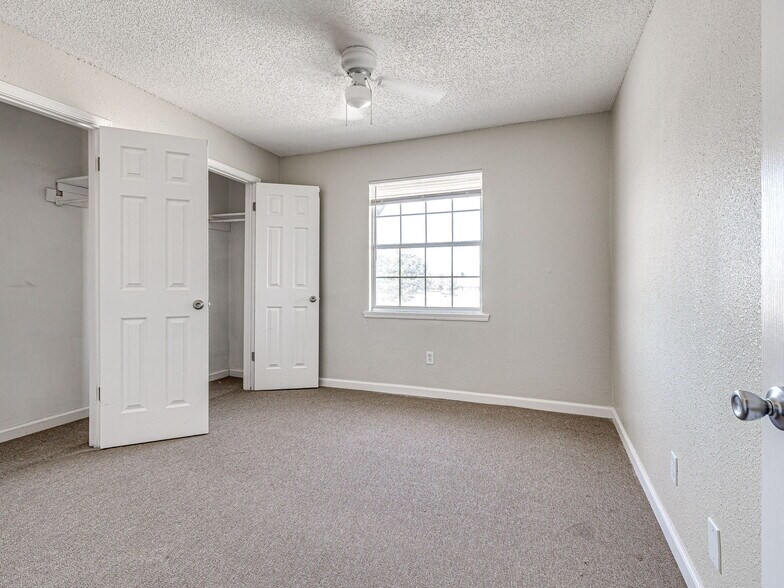 More Photos Of 7404 Lyrewood Ln, Oklahoma City Apartments For Sale