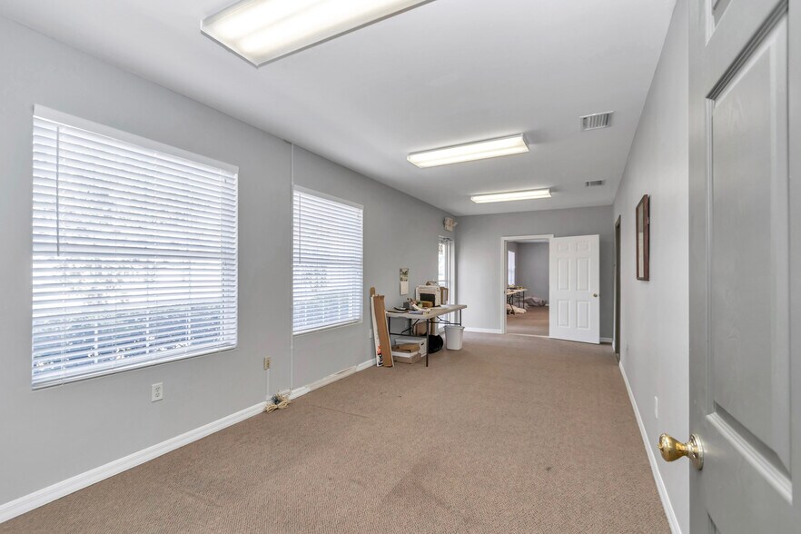 More Photos Of 7365 SW 38th St, Ocala Warehouse For Lease