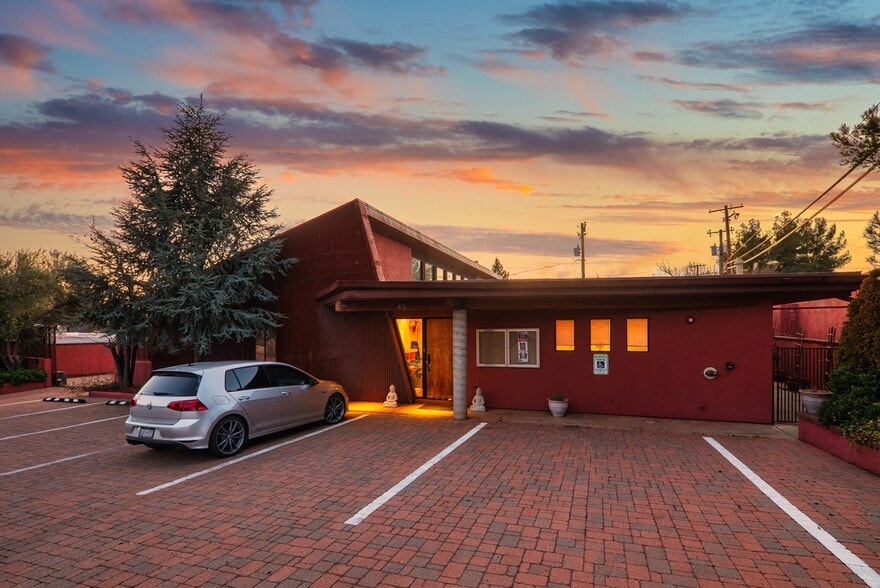More Photos Of 45 Birch Blvd, Sedona Medical For Lease
