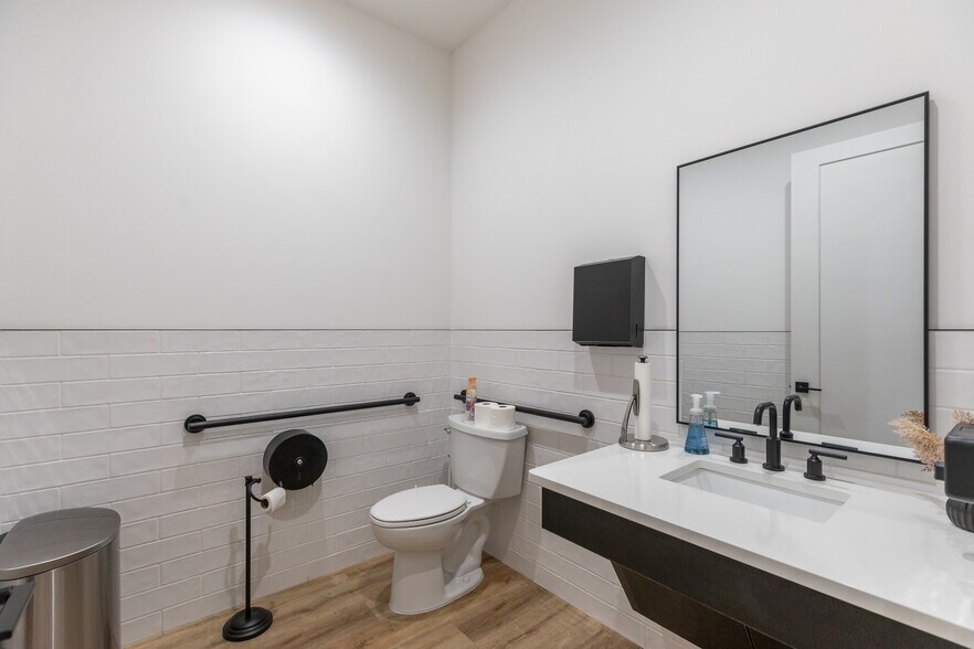 More Photos Of 1804 Denali Dr, Abilene Office For Sale