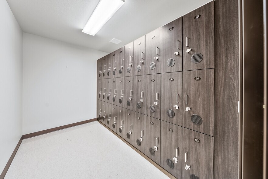 More Photos Of 2166 NW Vine St, Grants Pass Medical For Sale