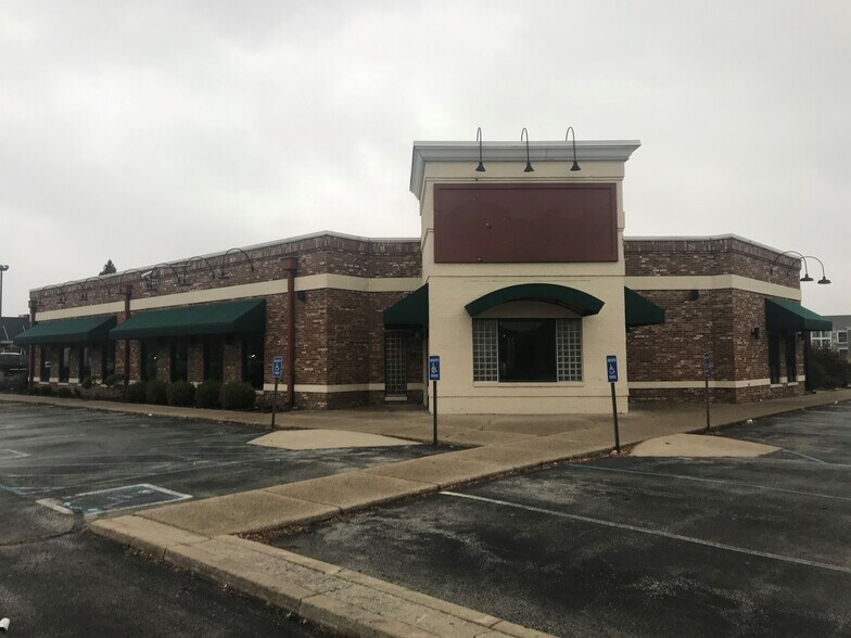 More Photos Of 7640 N Shadeland Ave, Indianapolis Restaurant For Lease
