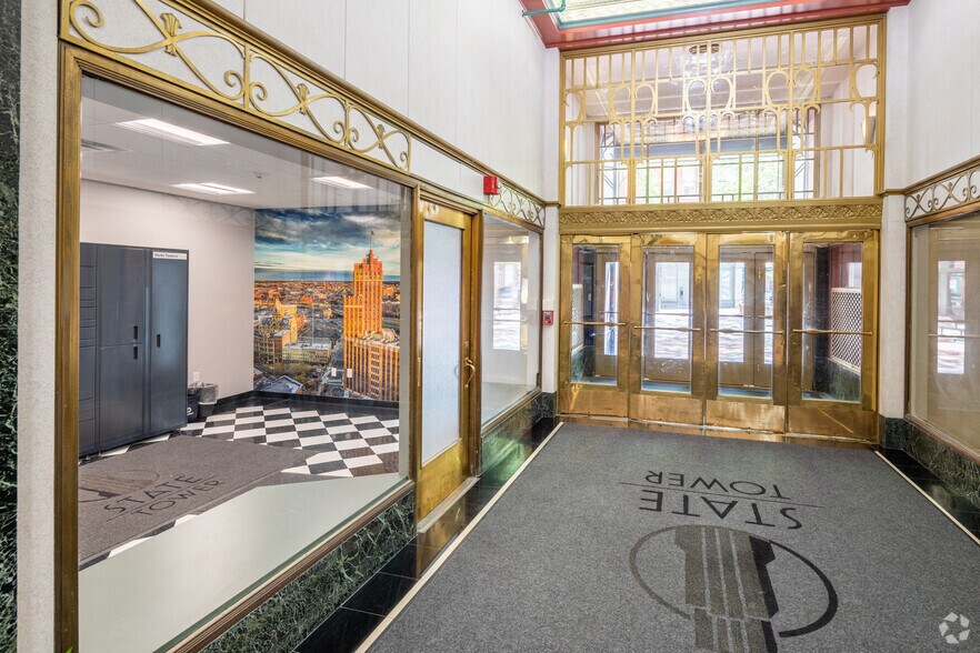 More Photos Of 109 S Warren St, Syracuse Office Residential For Lease