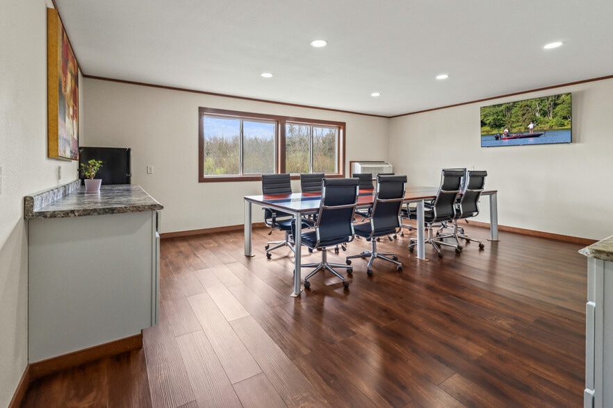 More Photos Of 726 S Lake Ave, Phillips Hotel For Sale