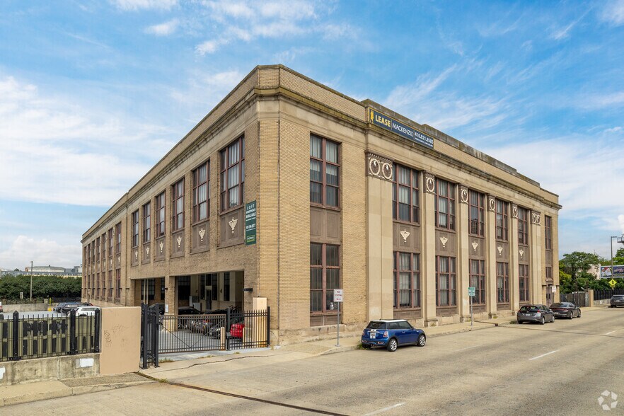 Primary Photo Of 1501 Saint Paul St, Baltimore Apartments For Lease