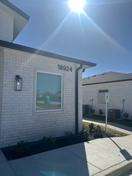 More Photos Of 18924 Kuykendahl Rd, Spring Office For Sale