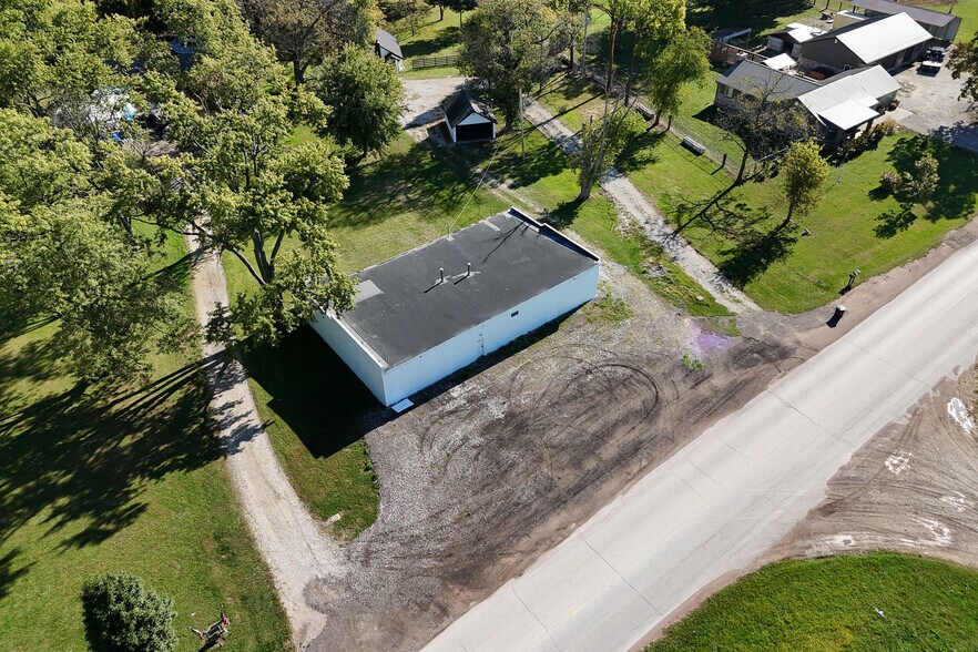 More Photos Of 10033 N Old State Road 67, Mooresville Flex For Sale