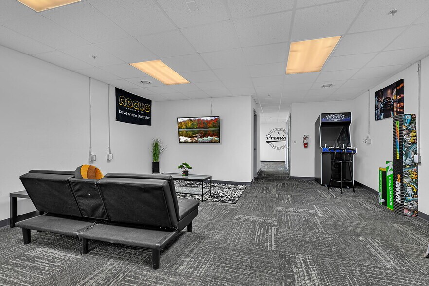 More Photos Of 585 1st St SE, Saint Cloud Warehouse For Sale
