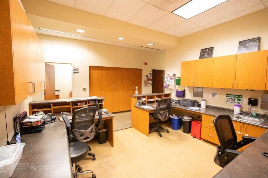 More Photos Of 2216 Buenaventura Blvd, Redding Medical For Sale