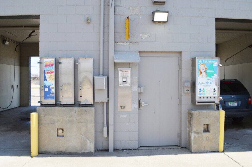 More Photos Of 30201 Little Mack Ave, Roseville Warehouse For Sale