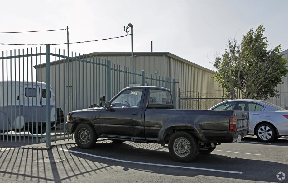 More Photos Of 15151 Boyle Ave, Fontana Warehouse For Lease