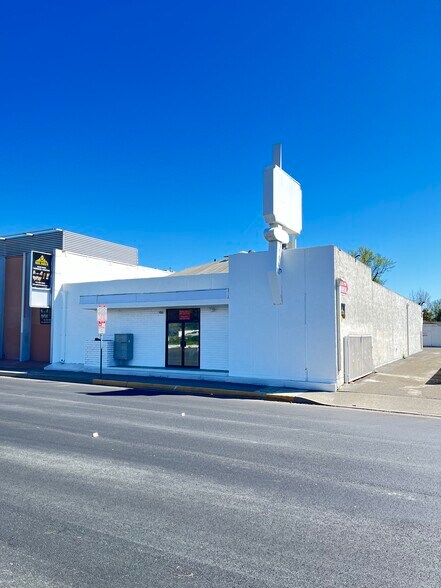 Primary Photo Of 1104 W 17th St, Santa Ana Medical For Lease