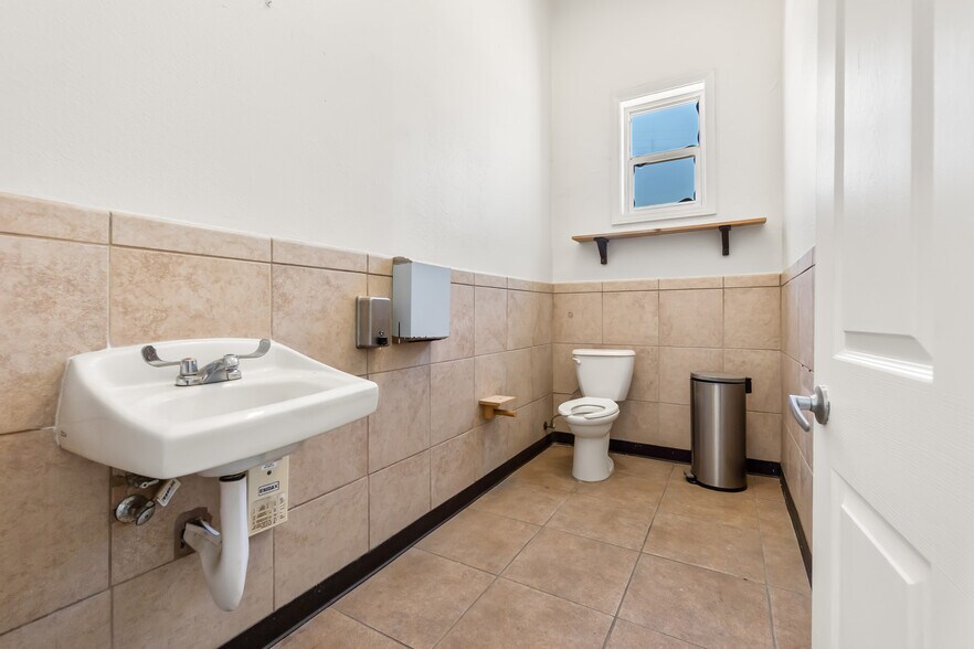 More Photos Of 1101-1125 S La Brea Ave, Inglewood Storefront Retail Office For Lease