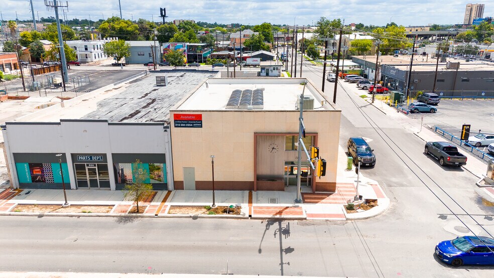 Primary Photo Of 800 Broadway St, San Antonio Office For Sale