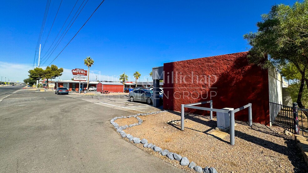 More Photos Of 1636 N Boulder Hwy, Henderson Hotel For Sale