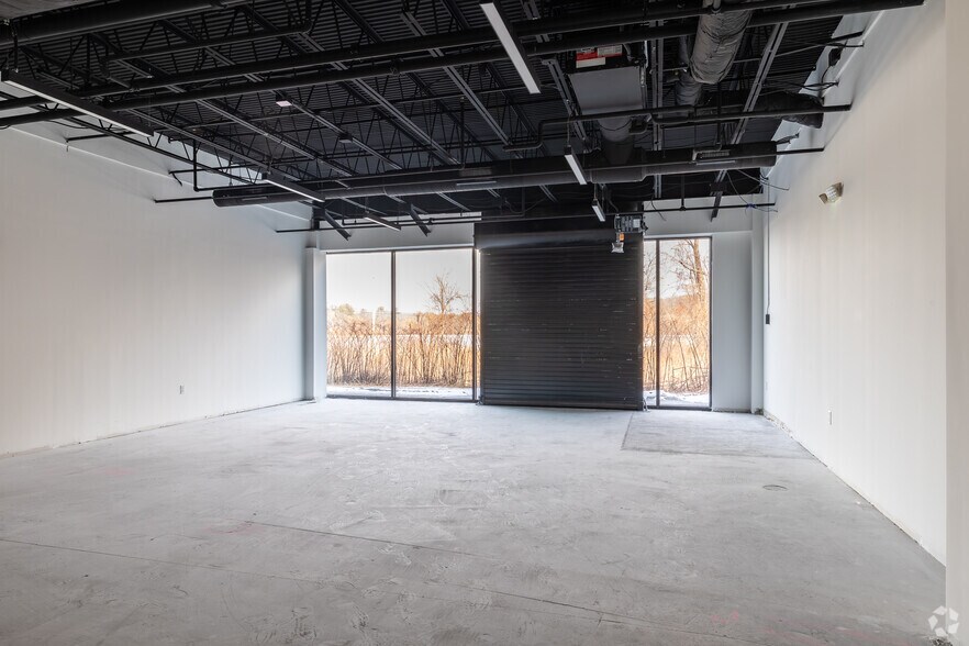 More Photos Of 118 Turnpike Rd, Southborough Office For Lease