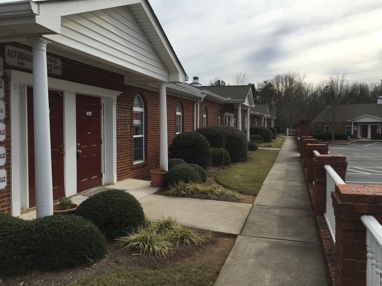 More Photos Of 106 Colony Park Dr, Cumming Office Residential For Lease