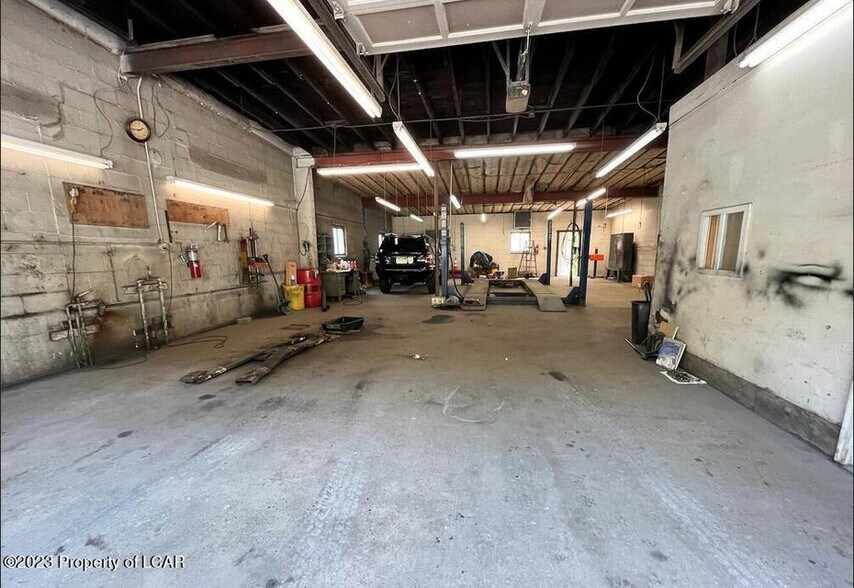 More Photos Of 505 Chase Rd, Shavertown Auto Repair For Lease