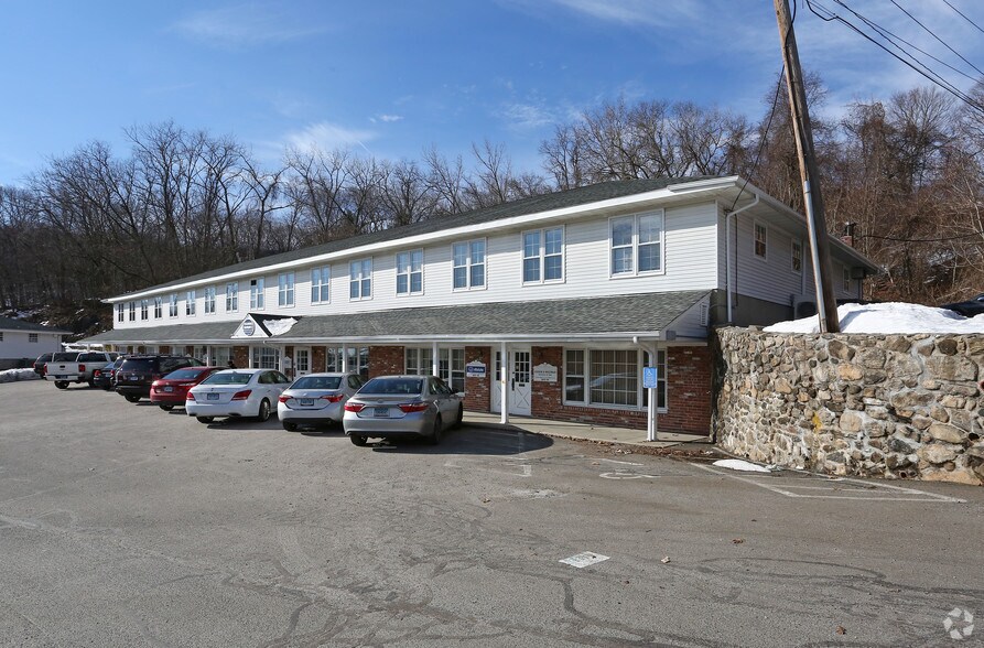 Primary Photo Of 270 Amity Rd, Woodbridge Office For Lease
