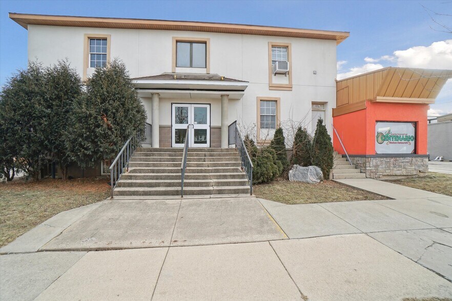 More Photos Of 107 Baker St, Waunakee Storefront Retail Office For Sale