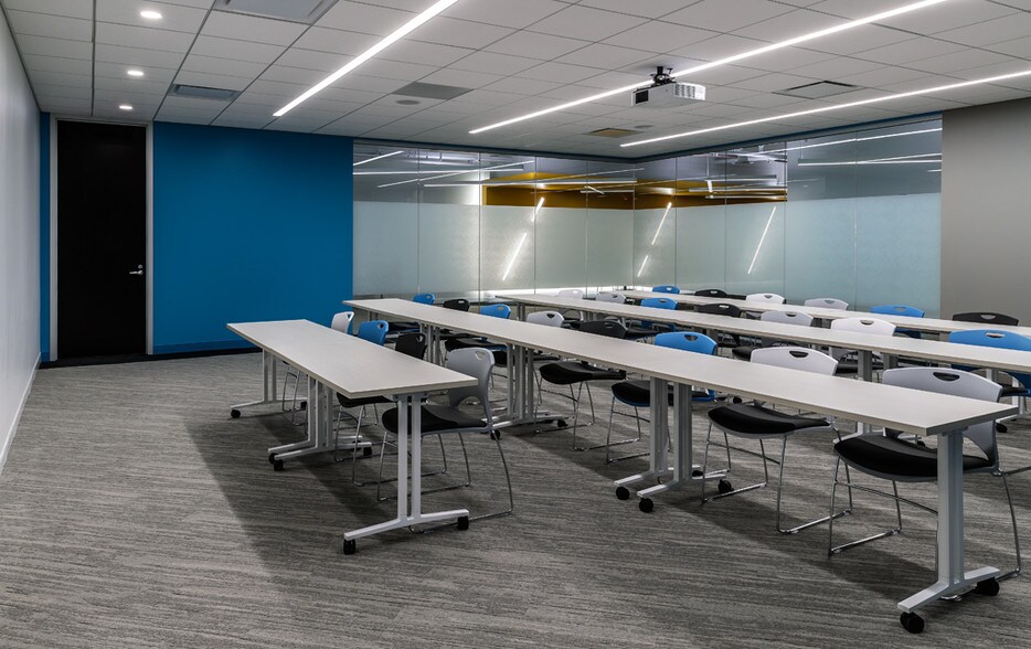 More Photos Of 20 N Martingale Rd, Schaumburg Office For Lease