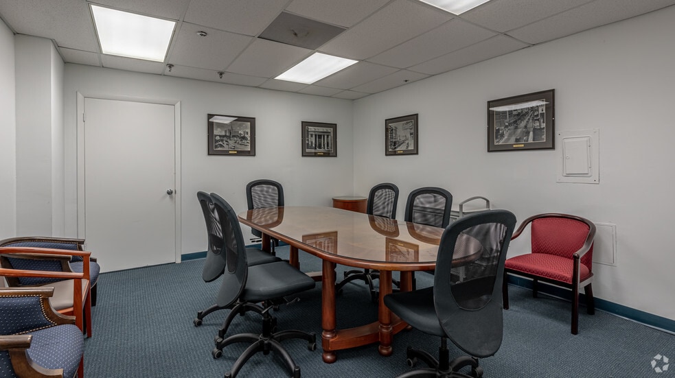 More Photos Of 25 SE 2nd Ave, Miami Office For Lease