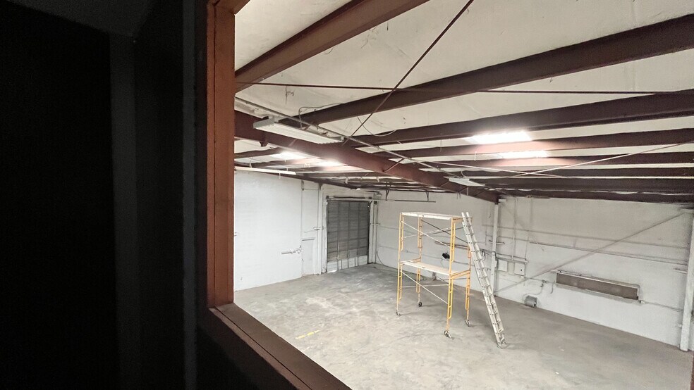 More Photos Of 9220 Rasmus Dr, Houston Warehouse For Lease