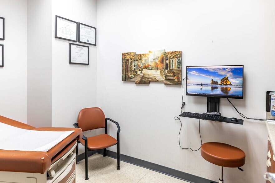 More Photos Of 15300 S Jog Rd, Delray Beach Medical For Lease