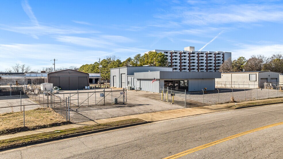 More Photos Of 1705 Cherokee Blvd, Memphis Warehouse For Sale