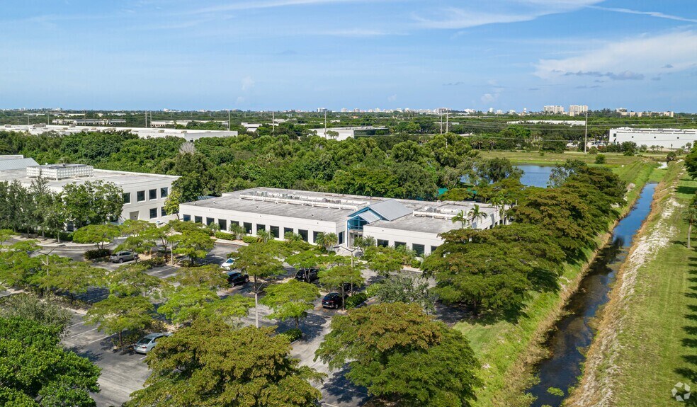 More Photos Of 6420 N Congress Ave, Boca Raton Office For Lease