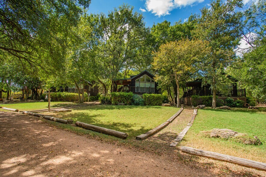 More Photos Of 10207 E Hwy 290, Fredericksburg Freestanding For Sale