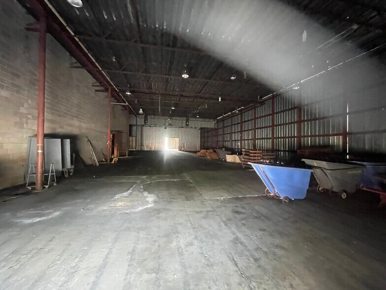 More Photos Of 301 Riverside Dr, Moultrie Manufacturing For Sale