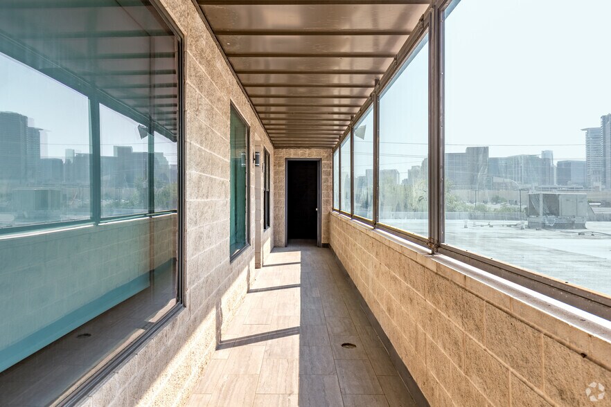 More Photos Of 1303 Dragon St, Dallas Storefront Retail Residential For Sale