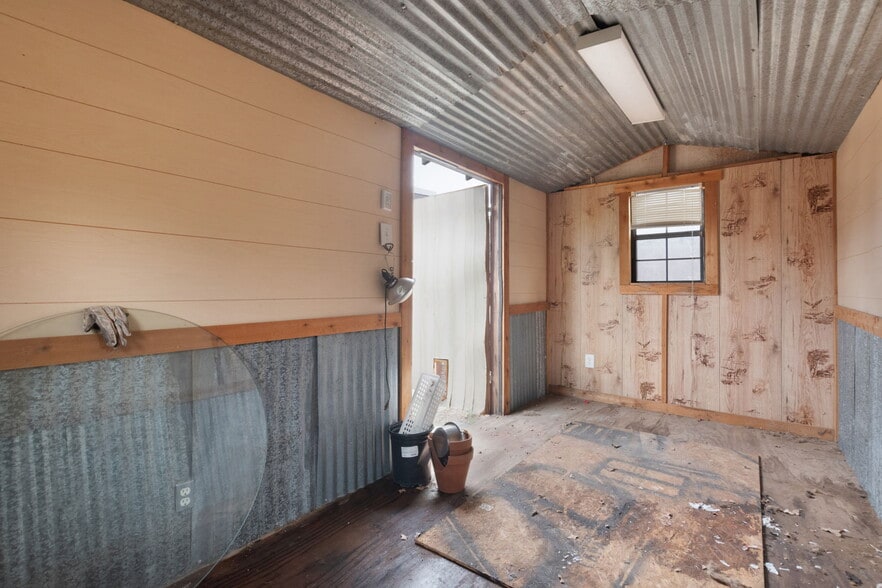 More Photos Of 310 Cortez Trl, Buchanan Dam Trailer Camper Park For Sale