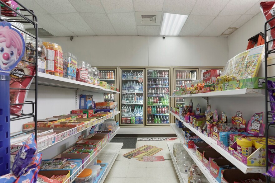 More Photos Of 1495 S Sheridan Blvd, Lakewood Service Station For Lease