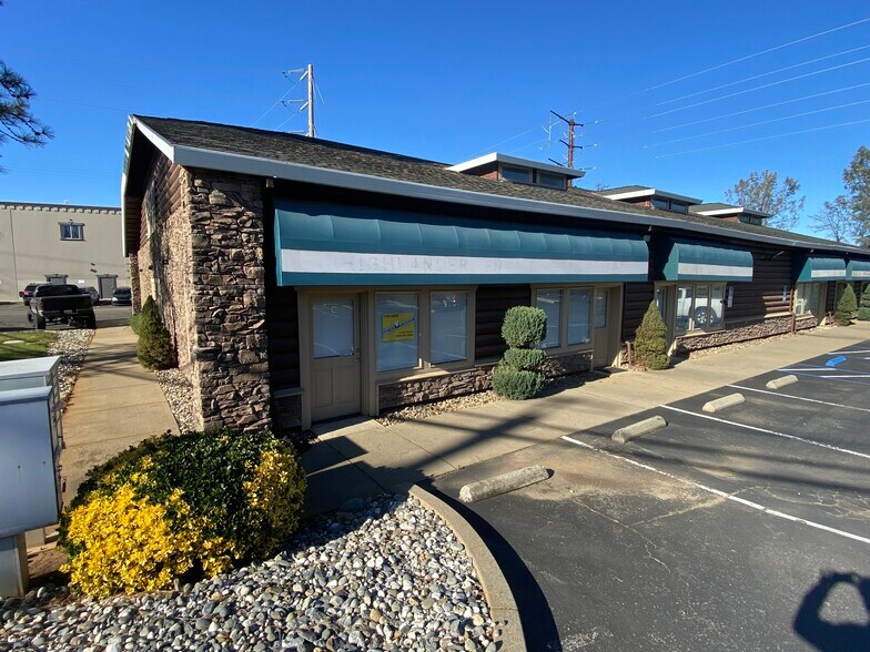 More Photos Of 3971 Durock Rd, Shingle Springs Showroom For Lease