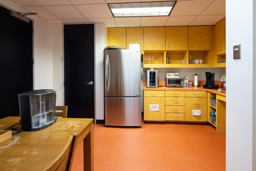 More Photos Of 3200 Steck Ave, Austin Office For Sale