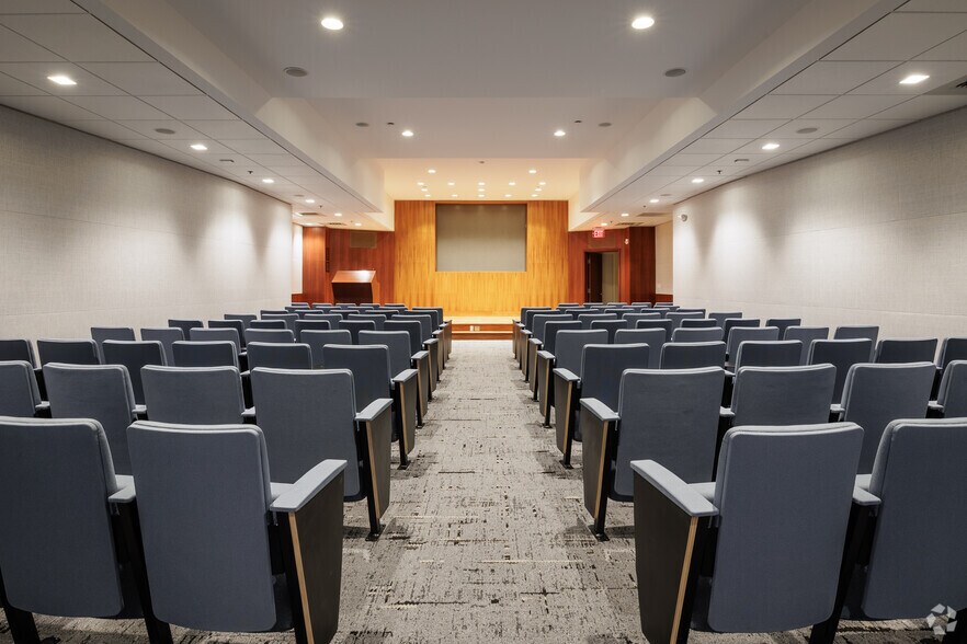 More Photos Of 1041 Route 202/206, Bridgewater Unknown For Lease