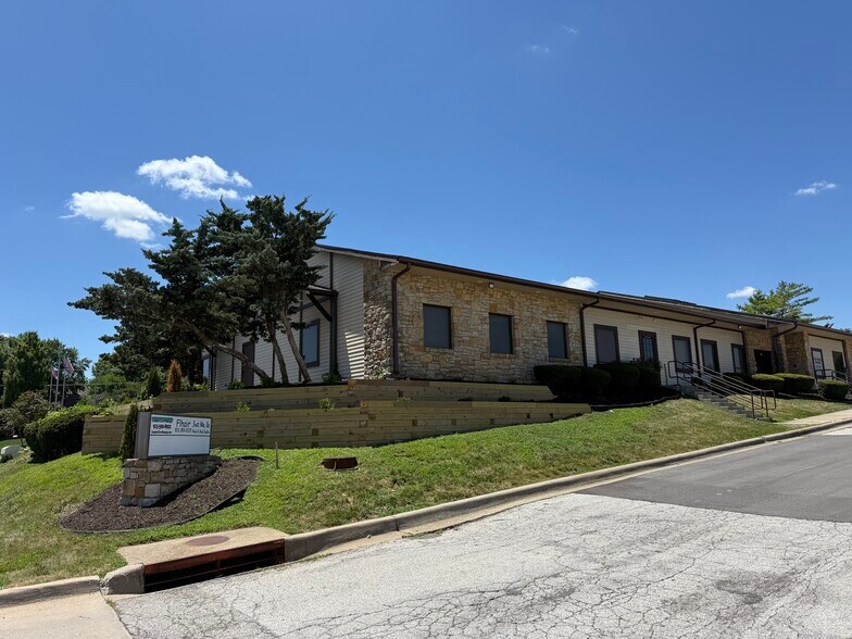 Primary Photo Of 13460 S Arapaho Dr, Olathe Unknown For Lease