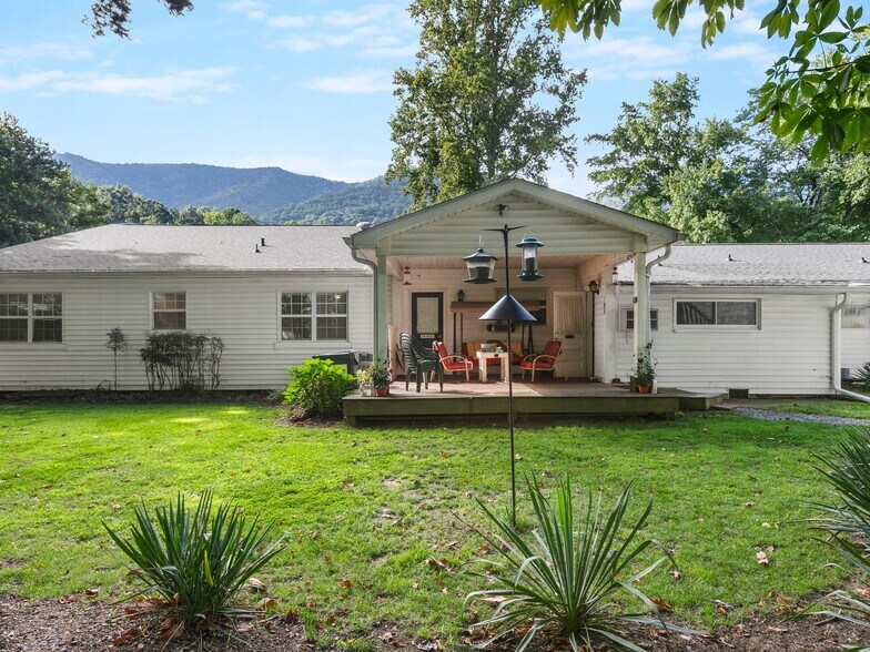 More Photos Of 2474 Soco Rd, Maggie Valley Hotel For Sale