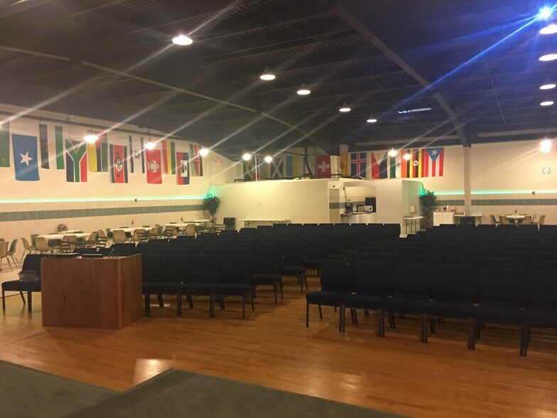 More Photos Of 1307 E Palatine Rd, Arlington Heights Religious Facility For Sale