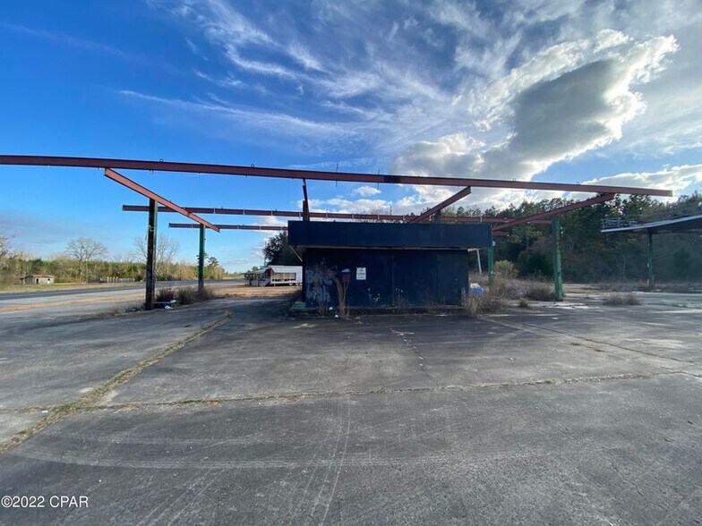 More Photos Of 5509 HWY 231, Campbellton Service Station For Sale