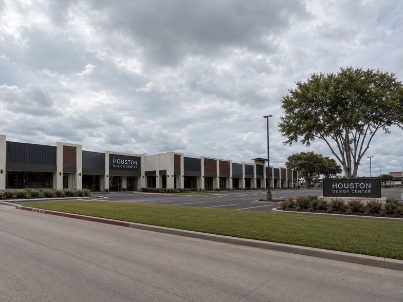 More Photos Of 2800 Fondren Rd, Houston Warehouse For Lease