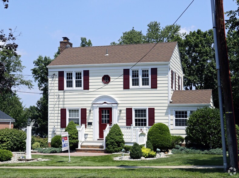 More Photos Of 242 Main St, Madison Office For Lease