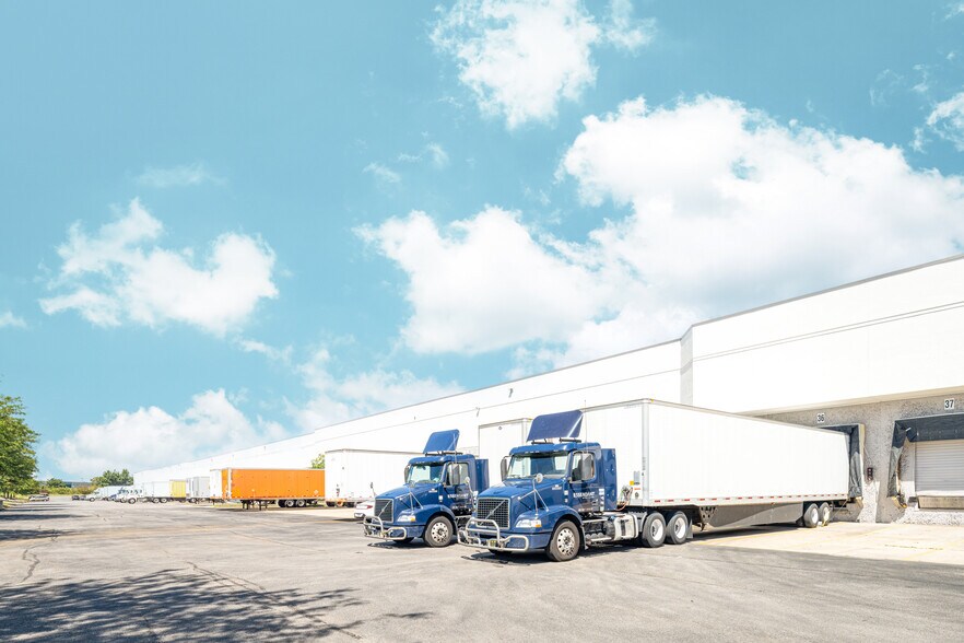 More Photos Of 1614-1634 Westbelt Dr, Columbus Warehouse For Lease