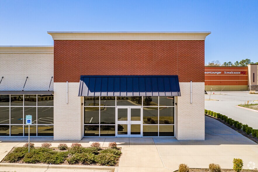 More Photos Of 11312 Bass Pro Pky, Little Rock General Retail For Lease