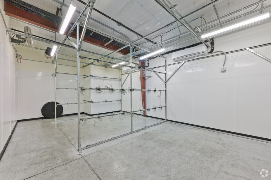 More Photos Of 84829 Avenue 48, Coachella Manufacturing For Sale