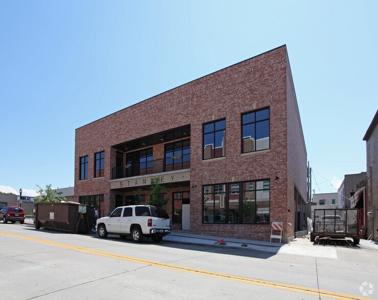 Primary Photo Of 308-312 SE Douglas St, Lee's Summit Freestanding For Sale