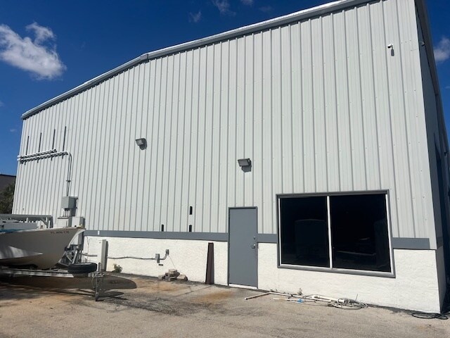 More Photos Of 7465 Commercial Cir, Fort Pierce Warehouse For Sale