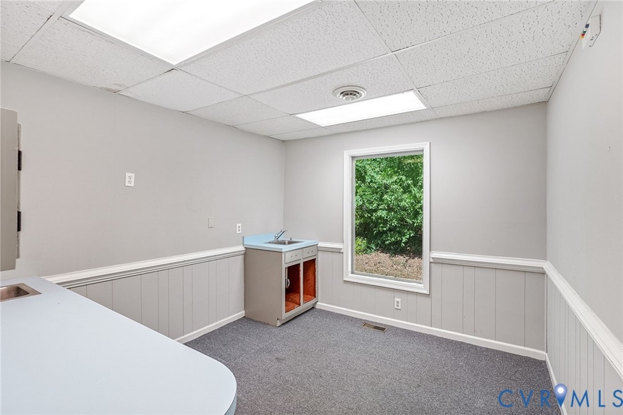 More Photos Of 10806 Rives Ave, Mc Kenney Medical For Sale